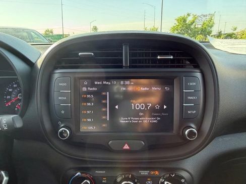Used 2022 Kia Soul LX w/ Technology Package FWD image 12