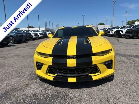 Used 2018 Chevrolet Camaro SS RWD image 8
