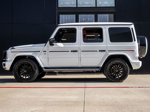 Used 2023 Mercedes-Benz G 550 w/ Exclusive Interior Package image 9