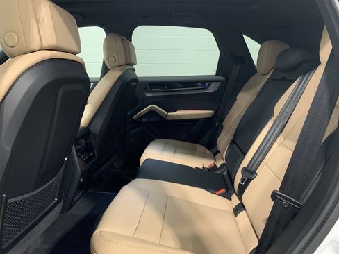 New 2026 Porsche Cayenne image 27