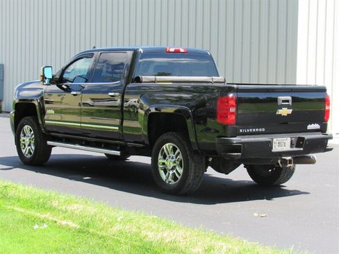 Used 2015 Chevrolet Silverado 2500 High Country w/ Duramax Plus Package AWD/4WD image 7