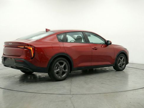 Used 2025 Kia K4 LXS image 9