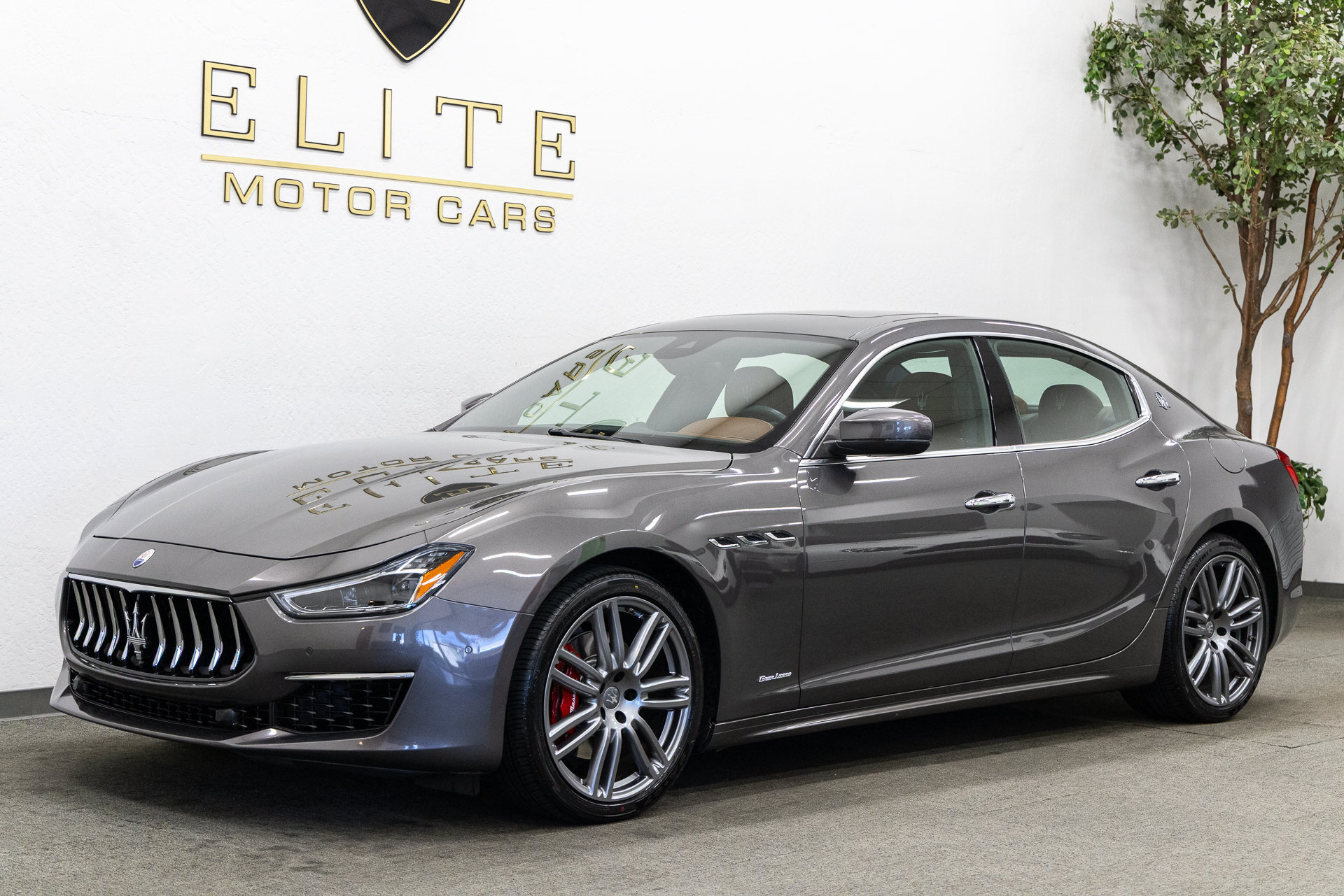 Used 2018 Maserati Ghibli GranLusso RWD image 1