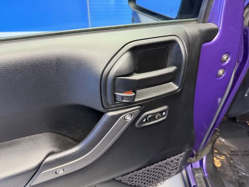 Used 2018 Jeep Wrangler Sport AWD/4WD image 10
