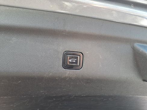 Used 2021 Cadillac Escalade ESV Sport Platinum image 14