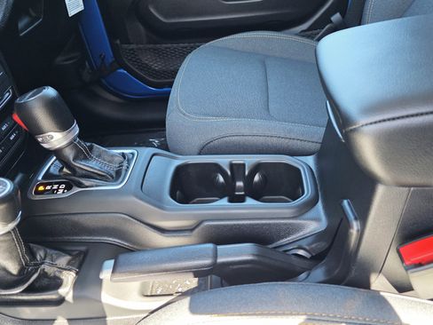 New 2025 Jeep Gladiator Willys image 15