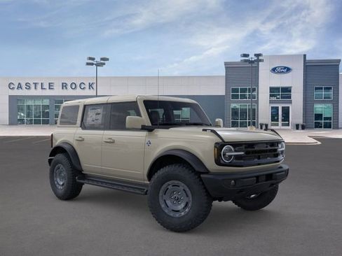 New 2025 Ford Bronco Outer Banks w/ Sasquatch Package AWD/4WD image 8