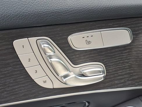 Used 2022 Mercedes-Benz GLC 300 4MATIC image 10