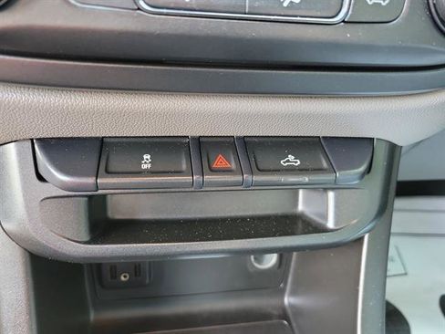 Used 2019 Chevrolet Colorado W/T RWD image 14