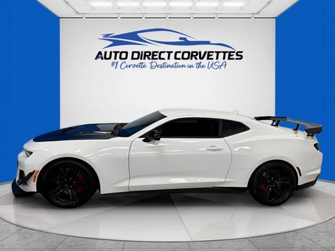 Used 2019 Chevrolet Camaro ZL1 RWD image 5