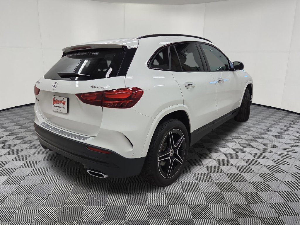 Used 2025 Mercedes-Benz GLA 250 4MATIC image 4