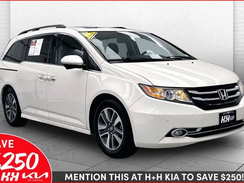 Used 2016 Honda Odyssey Touring image 1