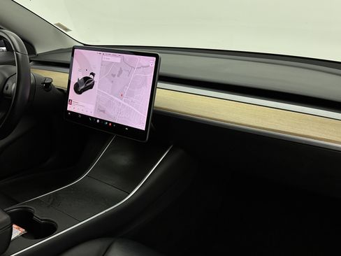 Used 2019 Tesla Model 3 Standard Range Plus image 32