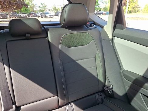 Certified 2023 Volkswagen Taos SE w/ Panoramic Sunroof Package AWD/4WD image 20