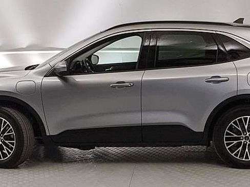 Certified 2023 Ford Escape SE image 5