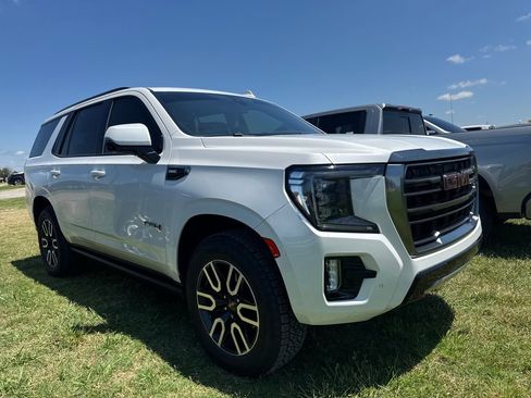 Used 2021 GMC Yukon AT4 w/ AT4 Premium Package AWD/4WD image 3