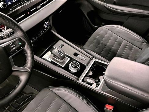 Used 2023 Mitsubishi Outlander Ralliart image 13