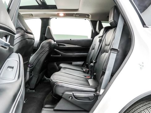 Used 2025 INFINITI QX60 Luxe AWD/4WD image 18