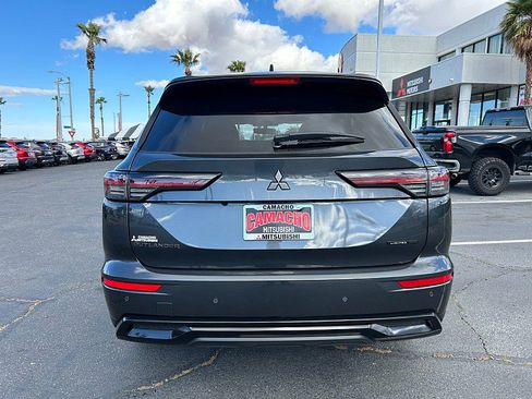 New 2026 Mitsubishi Outlander SE FWD image 6
