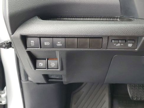 Used 2024 Toyota Sienna XSE w/ XSE Premium Package image 33