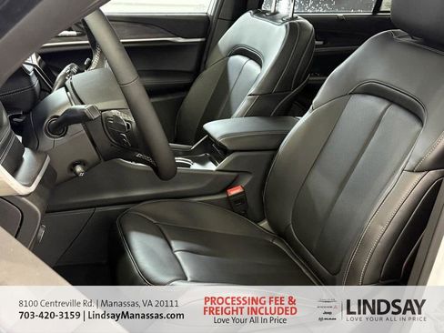 New 2025 Jeep Grand Cherokee Limited w/ Luxury Tech Group II AWD/4WD image 18