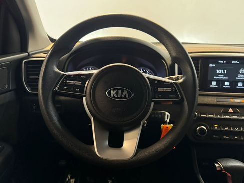 Used 2020 Kia Sportage LX AWD/4WD image 11