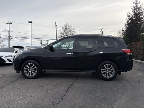 Used 2016 Nissan Pathfinder S image 2