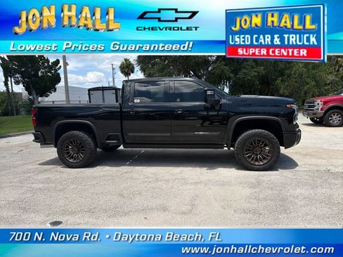 Used 2024 Chevrolet Silverado 2500 High Country w/ High Country Premium Package AWD/4WD image 16