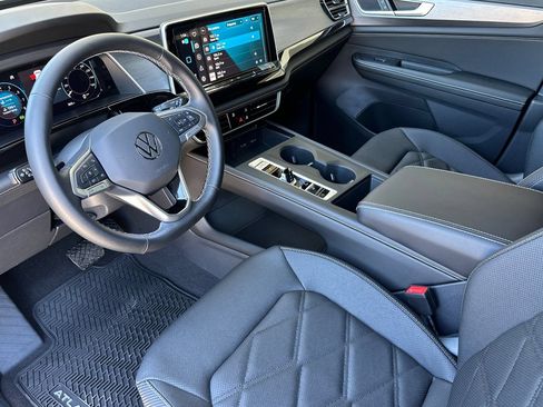 Used 2026 Volkswagen Atlas Cross Sport SE FWD image 10