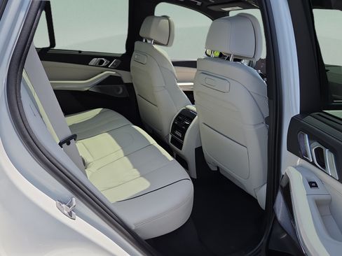 Certified 2025 BMW X5 M60i w/ Executive Package AWD/4WD image 16