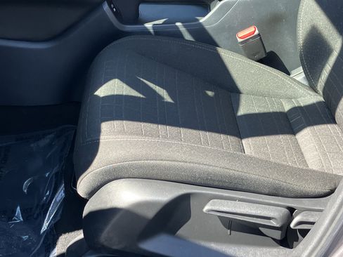 Certified 2025 Honda HR-V LX image 17