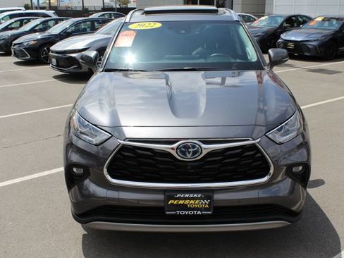 Used 2022 Toyota Highlander Platinum AWD/4WD image 4