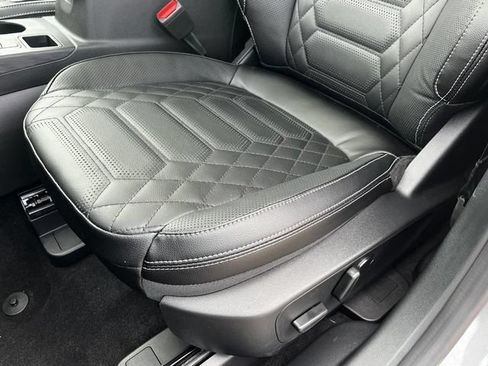 New 2024 Ford Escape SE w/ PHEV Premium Package FWD image 10