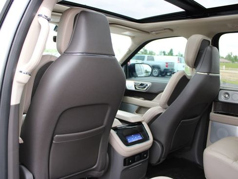 Used 2023 Lincoln Navigator Reserve RWD image 27