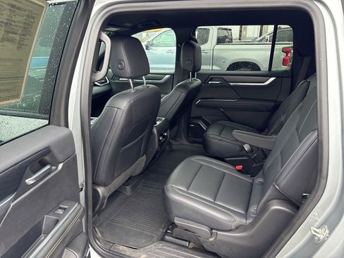 Certified 2024 GMC Acadia Elevation w/ Luxury Package AWD/4WD image 16