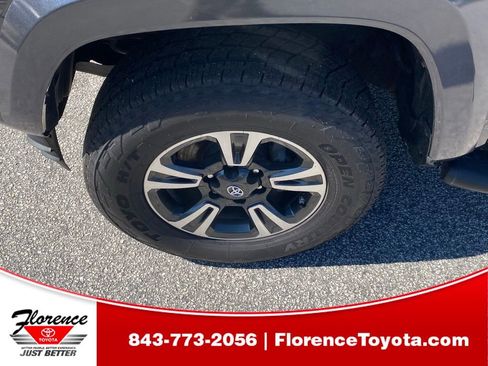 Used 2019 Toyota Tacoma TRD Sport AWD/4WD image 18