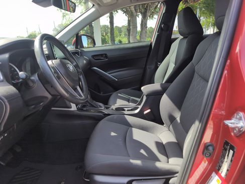 Certified 2022 Toyota Corolla Cross LE FWD image 16