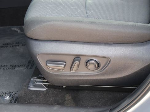 Used 2025 Toyota RAV4 XLE FWD image 12