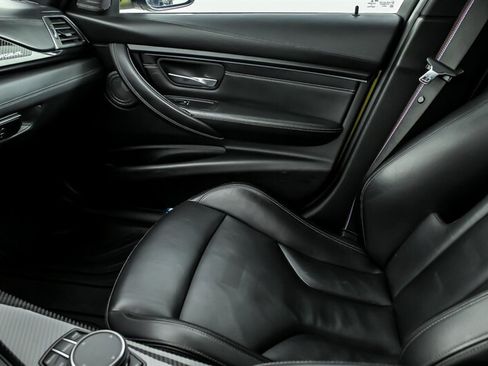 Used 2018 BMW M3 RWD image 33