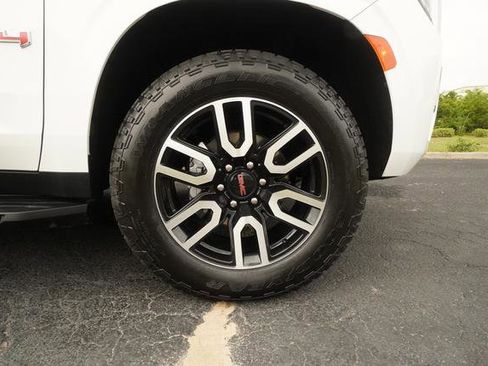 Used 2023 GMC Yukon AT4 AWD/4WD image 44
