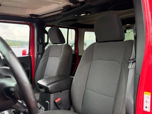 Used 2018 Jeep Wrangler Unlimited Sport S AWD/4WD image 7