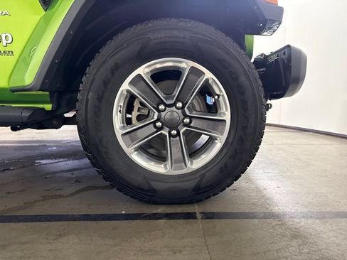 Used 2018 Jeep Wrangler Unlimited Sahara w/ Cold Weather Group AWD/4WD image 11