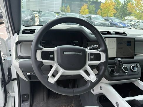 Used 2025 Land Rover Defender 110 S AWD/4WD image 5