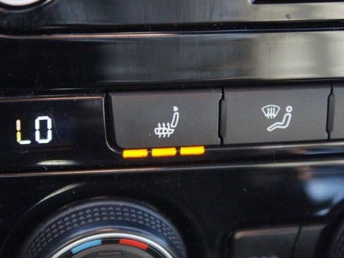 Used 2022 Volkswagen Passat 2.0T R-Line image 9