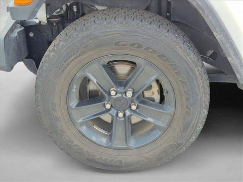 Used 2021 Jeep Wrangler Unlimited Sahara AWD/4WD image 10