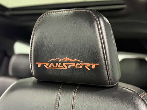 Used 2023 Honda Pilot TrailSport image 13