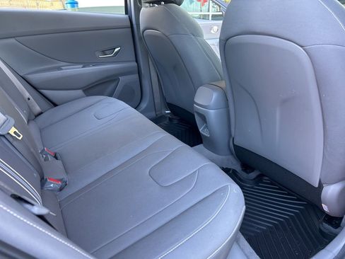 Used 2025 Hyundai Elantra Sport image 27