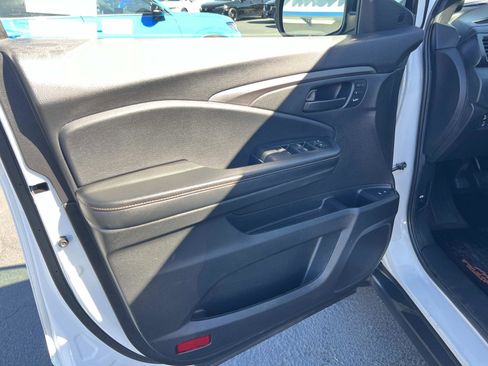 Used 2022 Honda Pilot TrailSport image 6