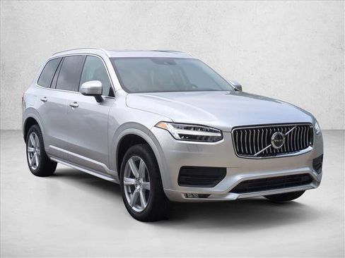 Used 2022 Volvo XC90 T6 Momentum AWD/4WD image 3