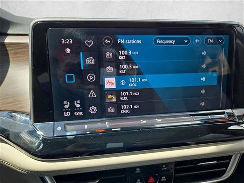 Used 2024 Volkswagen Atlas SEL Premium R-Line AWD/4WD image 16